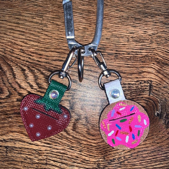 Hand painted key chain - Picture 2 of 4